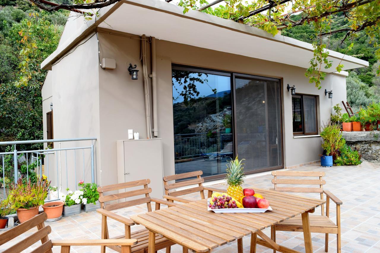 Villa Portreto Kambanos Exterior photo